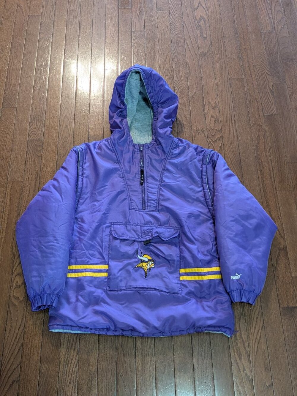90's Minnesota Vikings Puma Convertible Puffer - Size M